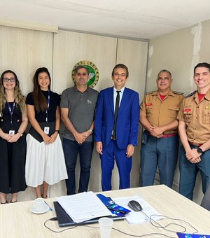 Defensoria Pública articula retirada de fios irregulares em postes de Maceió