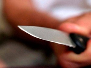Mulher é ameaçada com faca por sobrinha do marido em Palmeira dos Índios