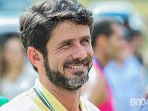 Júnior Menezes tem sua futura candidatura ameaçada; o motivo tem nome: Bruno Praxedes