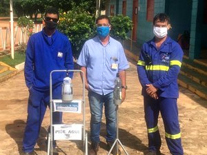 Colaboradores de Usina criam suporte para higienizar as mãos acionado por pedal