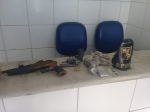 Suspeito finge dormir para escapar da polícia