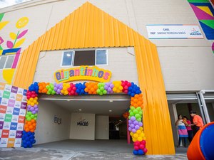 Políticas públicas de melhorias salariais para servidores da Educação marcam a gestão de JHC