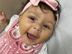 Família de bebê com AME cria vaquinha online para comprar medicamento de R$ 6 milhões