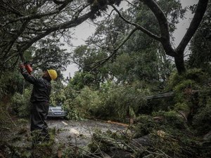 Sobe pra 11 o número de mortos no RS por passagem de ciclone