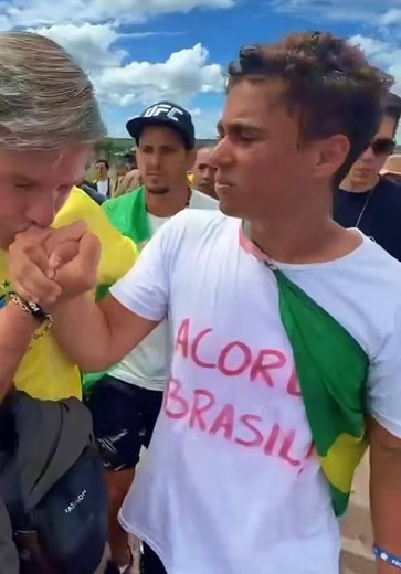 Nikolas Ferreira elogia Cabo e Caio Bebeto em caminhada em direção a Brasília
