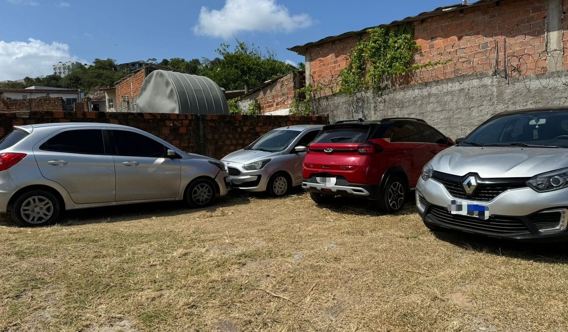 Polícia prende três suspeitos de aplicar golpe da 'troca de cartões' em Maceió