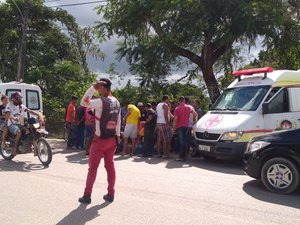 Colisão entre carro e moto deixa adolescente ferido em Porto Calvo