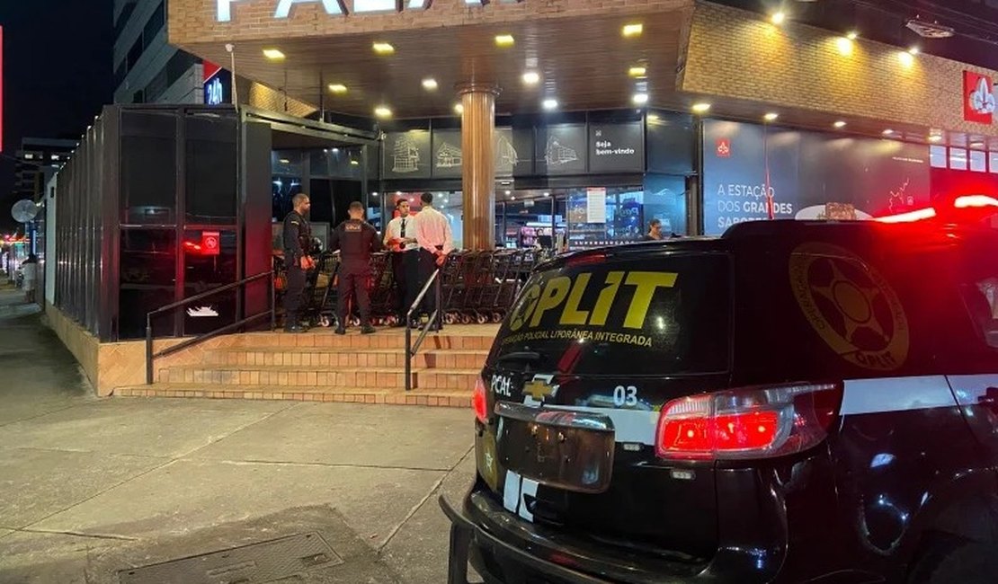 Homem é preso tentando furtar peça nobre de carne em supermercado de luxo da Ponta Verde