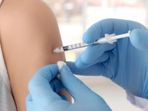 Quase 70% dos brasileiros acreditam em fake news sobre vacinas