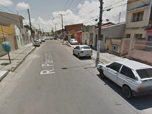 Lanchonete é arrombada e tem máquina de cartão de crédito e dinheiro furtados