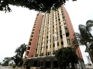 Por que o Exército pediu para suspender implosão de hotel em Brasília