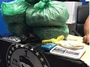 Dupla é presa com quase 5kg de maconha e comprimidos de LSD em Maceió