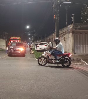 Colisão envolvendo três veículos deixa criança ferida em Arapiraca
