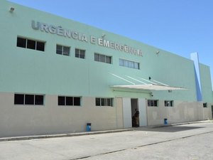 Criança de 10 anos cai de caminhão e é levada para hospital em Maceió