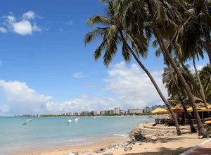 Orla marítima de Maceió: locais como Toronto e Punta del Este podem ajudar a cidade a inovar nessa área
