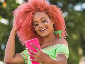 Maquiagem de Carnaval pode colocar saúde ocular em risco