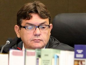 Partidos políticos começam a se posicionar em defesa de ex-juiz vítima de atentado