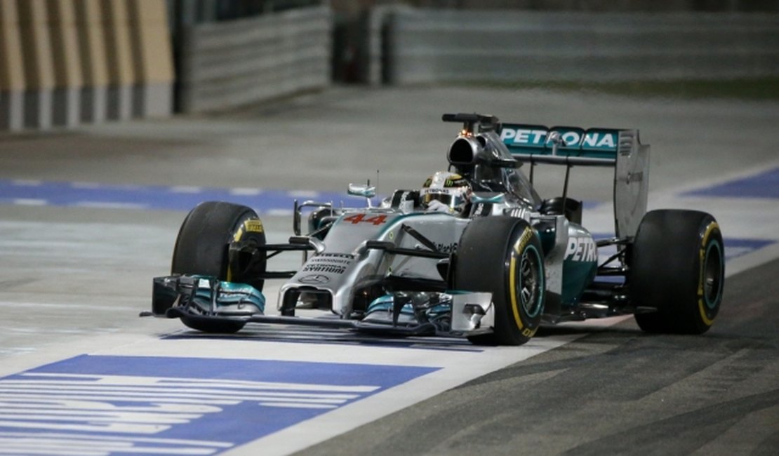 Com dobradinha da Mercedes, Rosberg liderou segundo treino livre da Itália