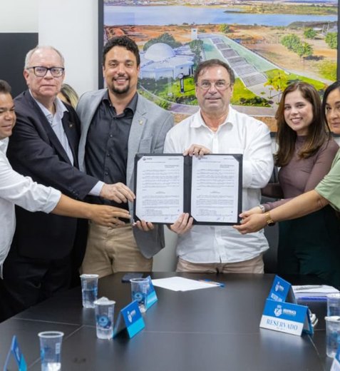 Decreto assinado por Luciano Barbosa amplia proteção social e prioriza população vulnerável