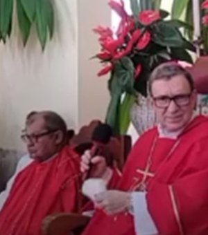 Bispo passa mal durante celebração de missa em Taquarana