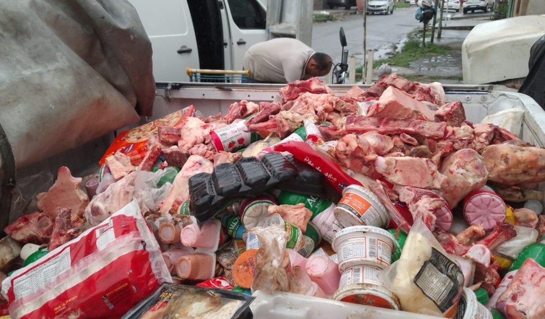 Vigilância Sanitária apreende mais de 800 kg de alimentos impróprios no Vergel