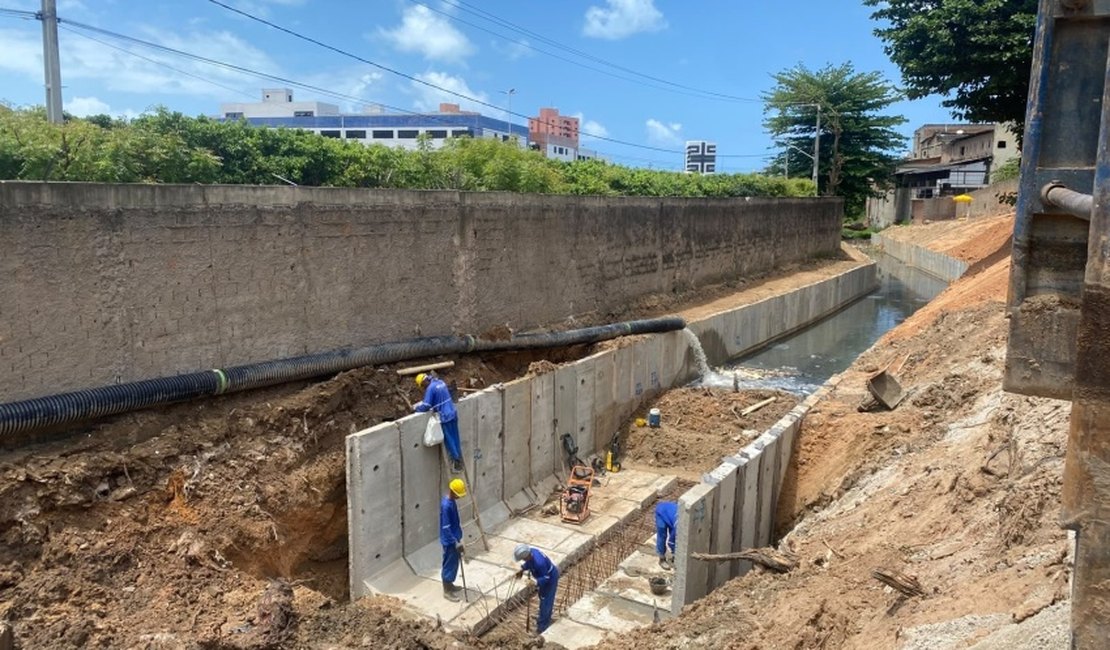 Obras do Canal do Ipanema avançam e chegam a trecho próximo à Unima