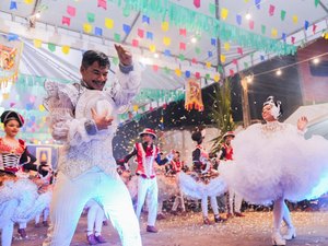 Juninas abordam fé e misticismo e emocionam as comunidades no 11º dia dos Arraiais Comunitários de Arapiraca