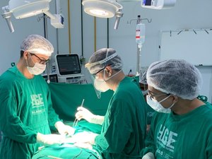 Governo de Alagoas investe em novos e modernos focos cirúrgicos para o HGE