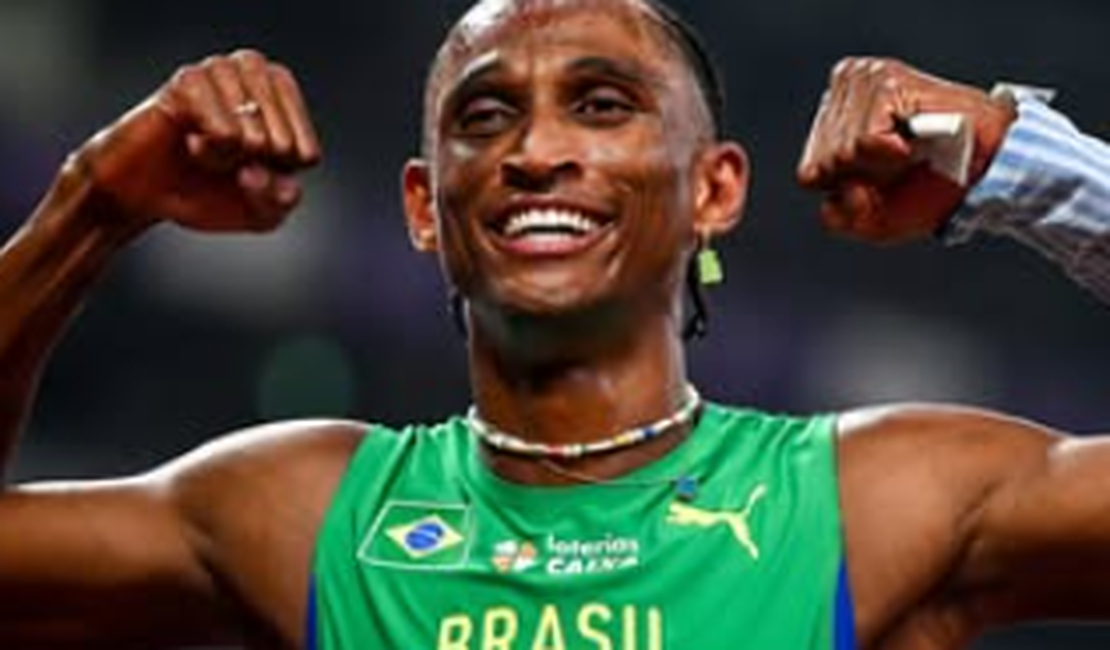 Alison 'Piu' bate recorde mundial nos 400 m com barreiras, em Zurique