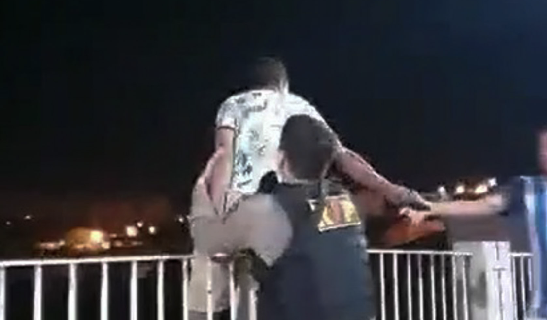 Policiais conseguem impedir que homem se jogue de ponte em Santana do Ipanema