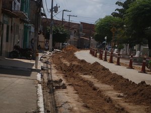 Obra de abastecimento causa transtornos em Japaratinga