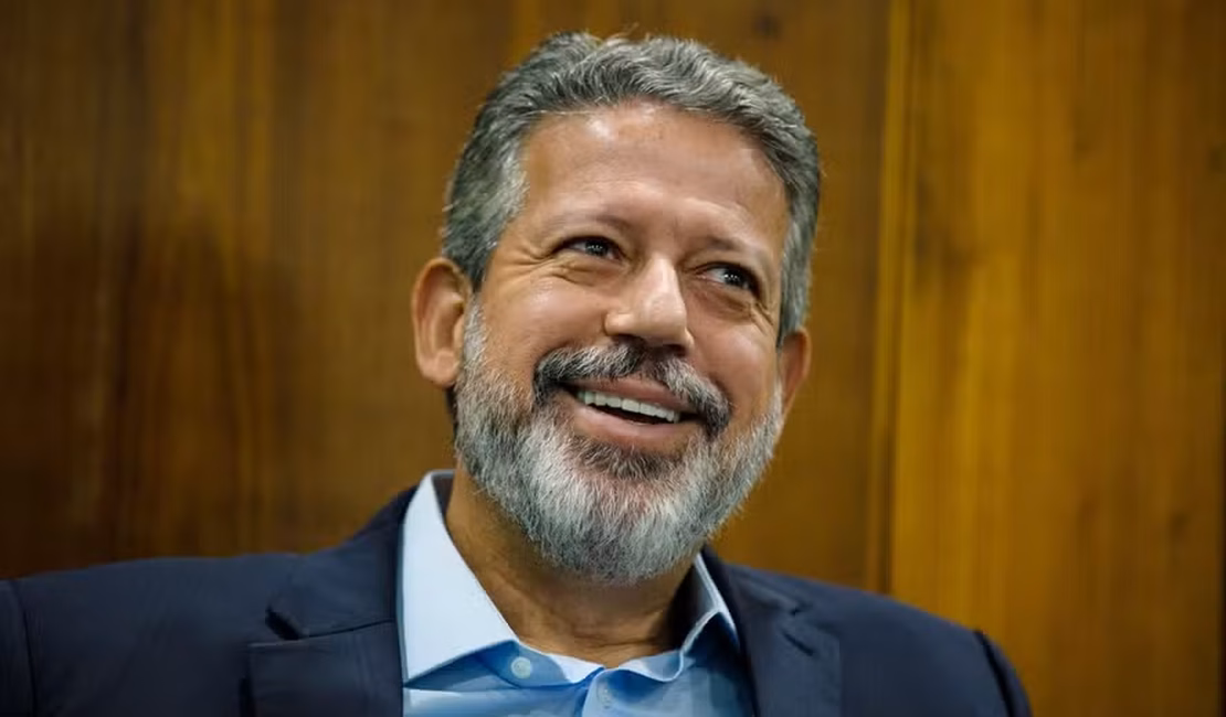 Arthur Lira adota linguagem mais jovem no Instagram de olho na eleição de 2026