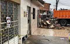 Imóvel ficou completamente destruído e outras três casas foram interditadas