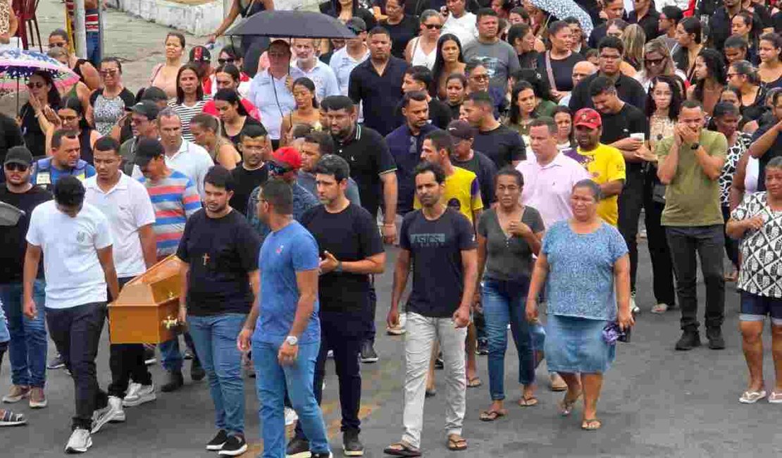 Comoção marca despedida de nutricionista morta em acidente com moto por app