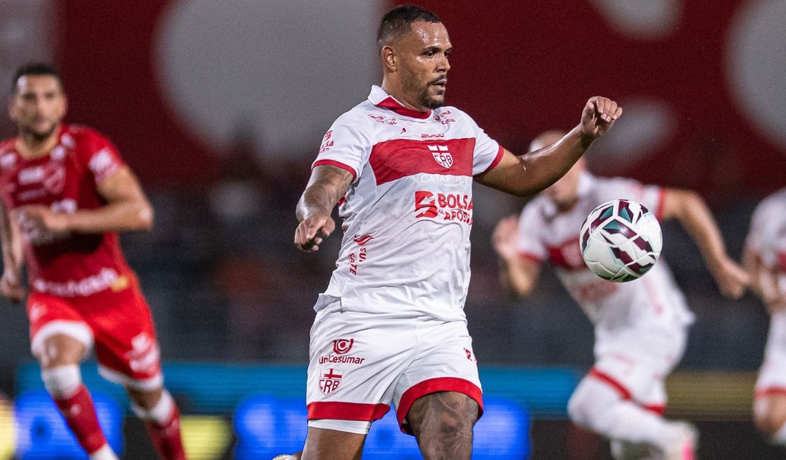 No Rei Pelé, CRB vence o Vila Nova por 2 a 0 e encosta no G-6 da Série B