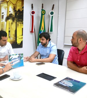 Câmara de Maceió discute com FMAC criação de projeto 'Vem pro Jaraguá'