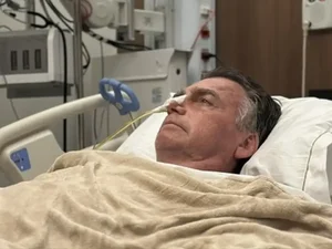 Bolsonaro é transferido da UTI para quarto após evolução no quadro de saúde