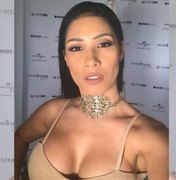 Simaria, Kardashian brasileira, faz sucesso com decote em Alagoas