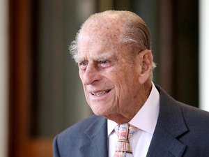 Príncipe Philip, de 99 anos, é internado 'preventivamente' após passar mal