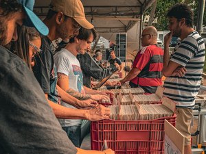 Arapiraca se transforma em ponto de cultura com feira de discos no Dia da Mulher; entrada é gratuita