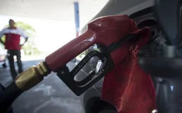 Petrobras aumenta diesel, mas subsídio mantém valor final; entenda