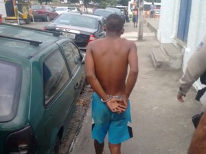 Adolescente é apreendido no “Morro Santo” suspeito de assaltos com pistola de plástico 