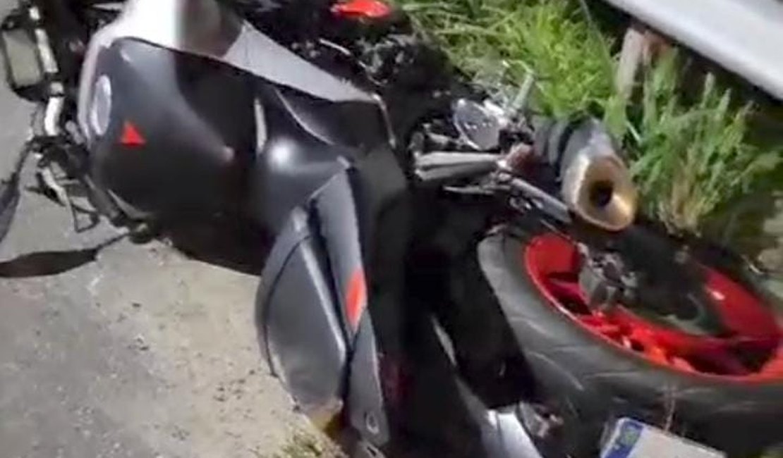 [Vídeo] Homem morre e mulher fica ferida em acidente de moto na Ponte Divaldo Suruagy