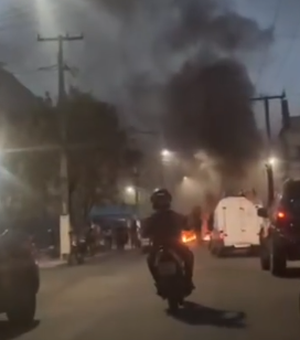 Moradores fecham via no bairro do Bom Parto em protesto contra falta d'água