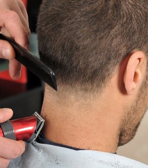 Senac oferece serviços gratuitos de corte de cabelo, barba, alisamento e coloração