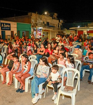Detran transforma praças do Sertão em salas de cinema e conscientiza sobre segurança no trânsito