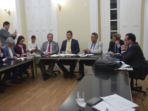 Secretário Maurício Quintella vai a ALE prestar esclarecimentos