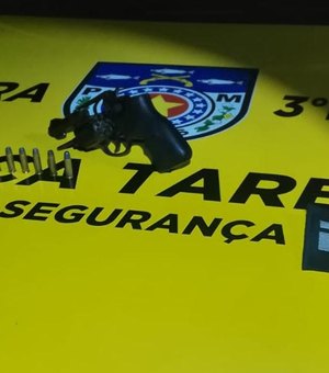 Homem é preso com revólver durante evento carnavalesco em Taquarana