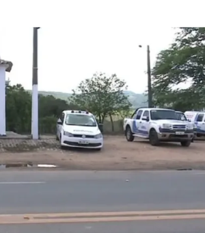 Adeal fiscaliza comercialização irregular de mudas de plantas em Maribondo com apoio do 10° BPM