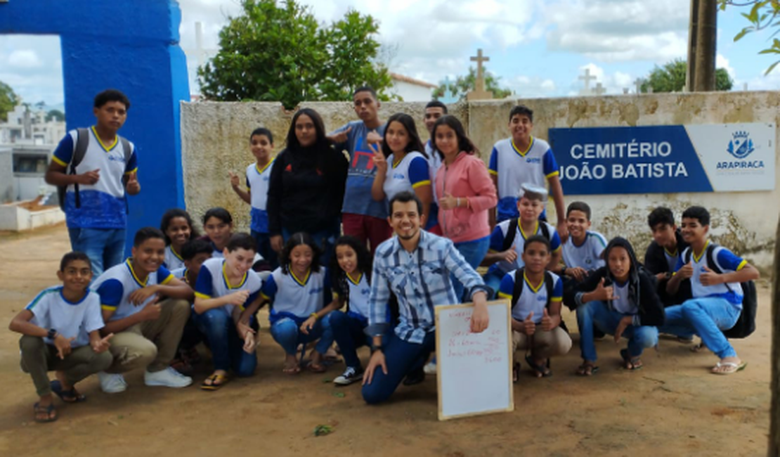 Aula de matemática em cemitério emociona estudantes da zona rural de Arapiraca